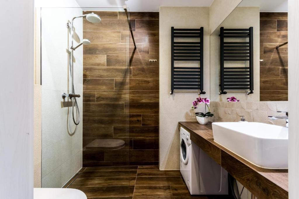 Relax Jacuzzi Apartment Cracovia Exterior foto