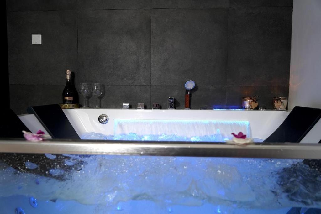 Relax Jacuzzi Apartment Cracovia Exterior foto